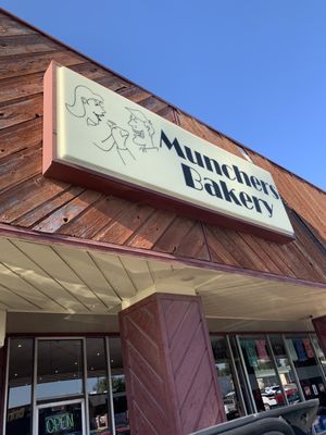 Munchers Bakery by null