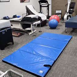 Daniel Yen, DC - Open therapy and exercise area.
