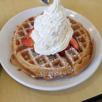 Le Peep Cafe - Belgium waffle with strawberries and whipped cream - Breakfast & Brunch Near Me - San Antonio, Texas Le Peep Cafe - Belgium waffle with strawberries and whipped cream - Breakfast & Brunch Near Me - San Antonio, Texas