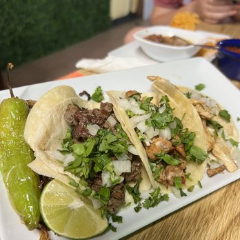 El Bunker Restaurant & Lounge - Street Tacos - Mexican Near Me - Tulsa, Oklahoma