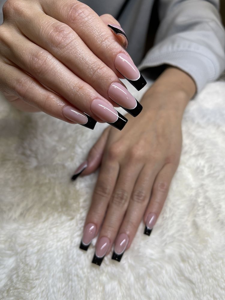 Sparkling Nails Logo