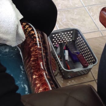 Lavish Nails and Spa - Bin of random tools used during a pedicure. Did not appear to be replaced or sanitized after each customer. - Day Spas Near Me - London, Ontario Lavish Nails and Spa - Bin of random tools used during a pedicure. Did not appear to be replaced or sanitized after each customer. - Day Spas Near Me - London, Ontario