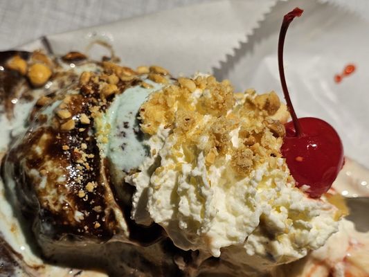 Pop's Ice Cream & Soda Bar by null