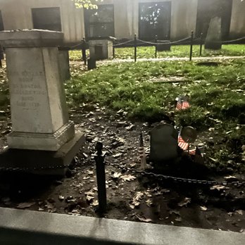 Ghosts & Gravestones - Historical Tours Near Me - Boston, Massachusetts Ghosts & Gravestones - Historical Tours Near Me - Boston, Massachusetts