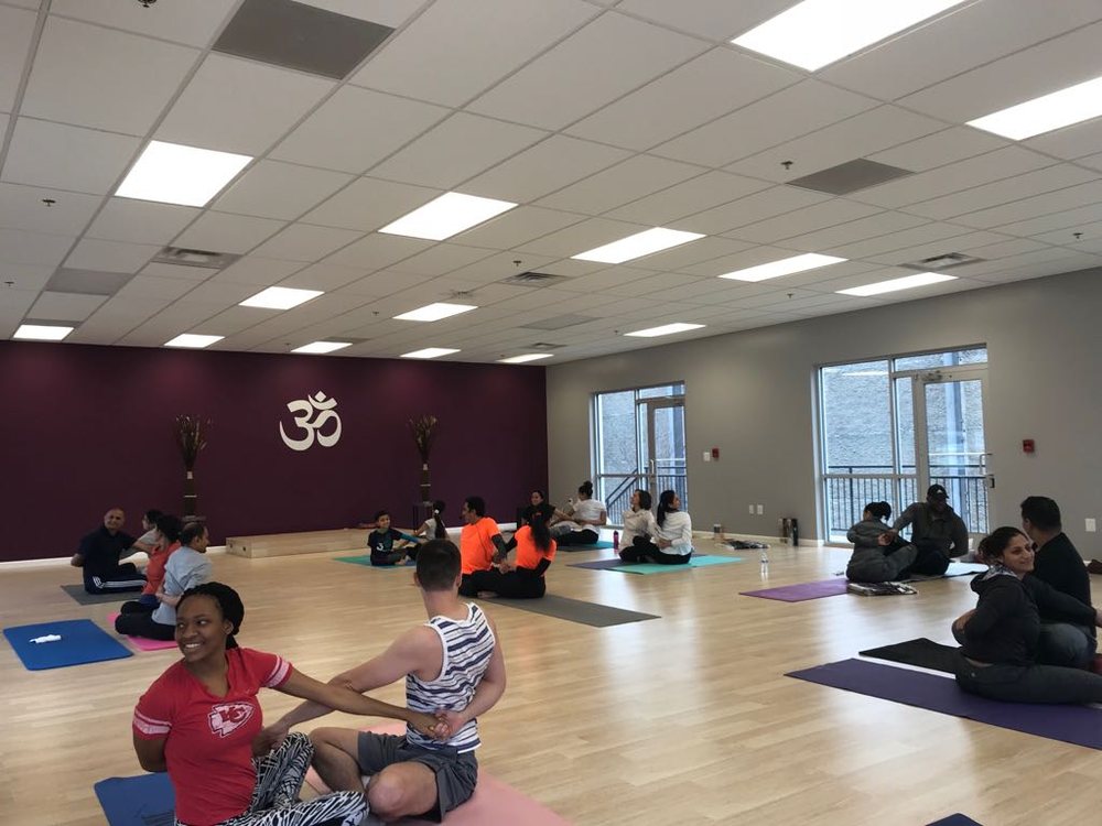 Happiness Yoga Logo
