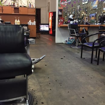Just In Time Hair Trends - Sinks and vending machine. - Barbers Near Me - Pasadena, California Just In Time Hair Trends - Sinks and vending machine. - Barbers Near Me - Pasadena, California