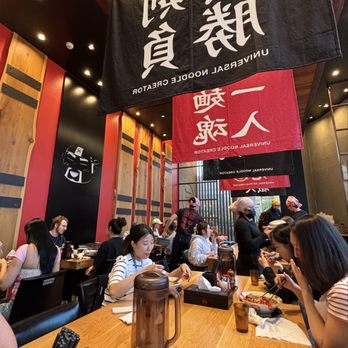 Ramen Nagi - Inside - Ramen Near Me - Los Angeles, California Ramen Nagi - Inside - Ramen Near Me - Los Angeles, California