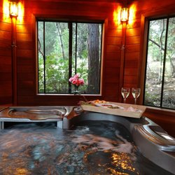 Ponderosa Ridge A Bed and Breakfast - Outside Hot Tub Room