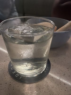 Identidad Cocktail Bar by null