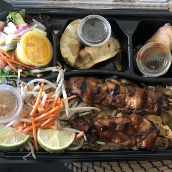 Quality thai - Pinto Box Lunch - Pad Thai w/Chicken Skewer - Thai Near Me - Las Vegas, Nevada Quality thai - Pinto Box Lunch - Pad Thai w/Chicken Skewer - Thai Near Me - Las Vegas, Nevada