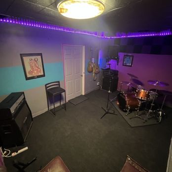Rad Pro Studios - Purple Room Small 2 - Recording & Rehearsal Studios Near Me - Ontario, California