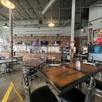 Beerhead Bar & Eatery - Bars Near Me - Novi, Michigan