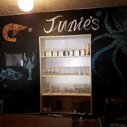 Junie's Bar and Restaurant