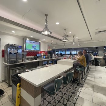 Hi Lo Diner - Seating - American Near Me - Saint Paul, Minnesota