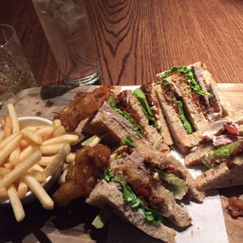 Blue Boar - Mediocre sandwich and chips. - British Near Me - London, XGL