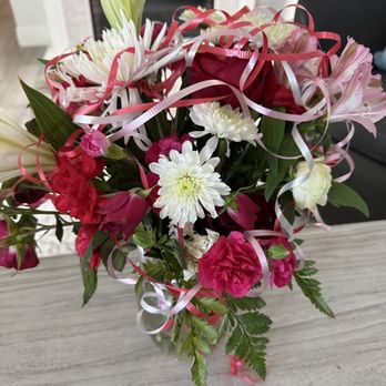 Flower Fantasy - What I got. Not even close Flower Fantasy. - Florists Near Me - Palm Harbor, Florida