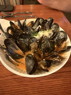 Farina Alto Pizzeria & Wine Bar by null