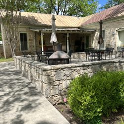 Brennan Vineyards - Tasting room and patio