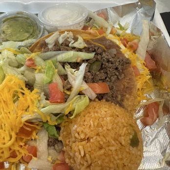 Sandra's Cantina & Grill - Chalupa's with ground beef and bell peppers. - Mexican Near Me - Spring Branch, Texas Sandra's Cantina & Grill - Chalupa's with ground beef and bell peppers. - Mexican Near Me - Spring Branch, Texas