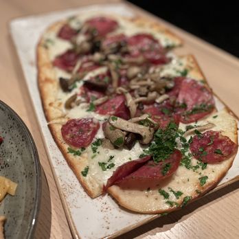 The Bistro Edgewood - Ai funghi e salsiccia (wild boar flatbread) - New American Near Me - Stateline, Nevada