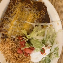 Mariachis Mexican Restaurant - Chicken Enchiladas with Mole