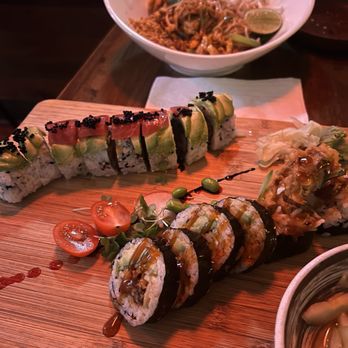 Hungry Sumo Sushi Bar - Sushi Bars Near Me - Milwaukee, Wisconsin Hungry Sumo Sushi Bar - Sushi Bars Near Me - Milwaukee, Wisconsin