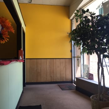 Loose Massage Therapy Plus - Waiting room - Massage Near Me - Detroit, Michigan Loose Massage Therapy Plus - Waiting room - Massage Near Me - Detroit, Michigan