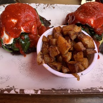 Red Maple - Portobello eggs Benedict with side of potatoes - Cafes Near Me - Los Angeles, California Red Maple - Portobello eggs Benedict with side of potatoes - Cafes Near Me - Los Angeles, California