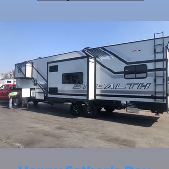 Giant RV - RV Dealers Near Me - Colton, California Giant RV - RV Dealers Near Me - Colton, California
