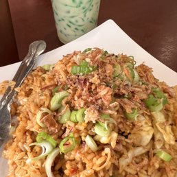 Nasi Goreng special which is fried rice with chicken and shrimp. Drink is Es Cendol which is coconut milk, jackfruit and jelly.