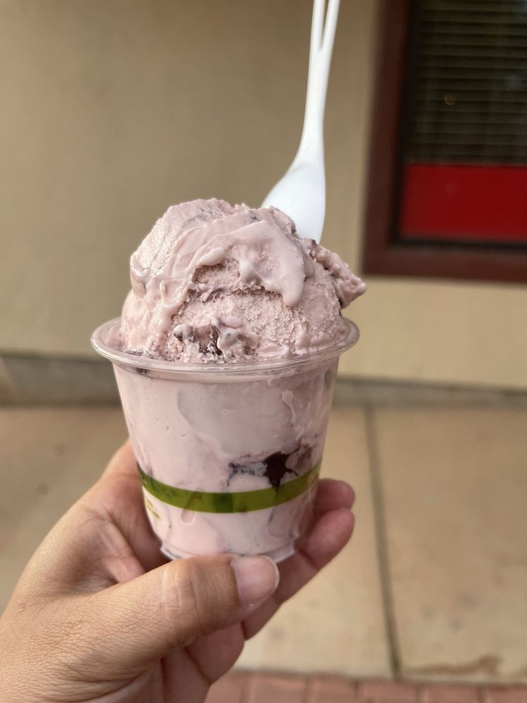 CRYSTAL’S CAKES AND CONES Updated August 2024 51 Photos & 151