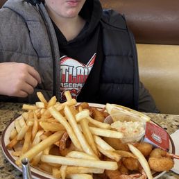 Shrimp basket with fries