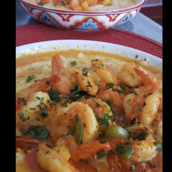 DeVaughn's Event Planning & Catering - Shrimp &Grits Hold the sausage - Caterers Near Me - Oakland, California