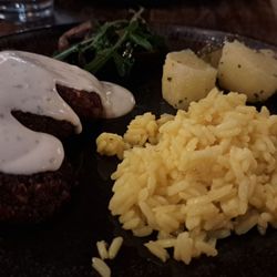Linnankellari - Main course, beet steaks