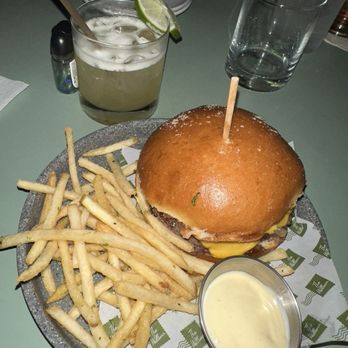 The Wellborn - The best smash burger ever! - Lounges Near Me - Orlando, Florida