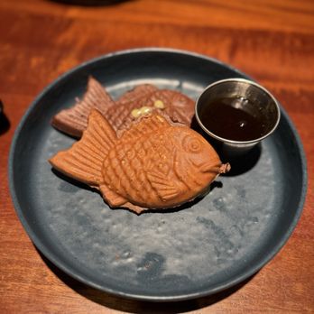 Traveler's Cart - Japanese Taiyaki Fish-Shaped Waffles (V) - Cocktail Bars Near Me - Houston, Texas