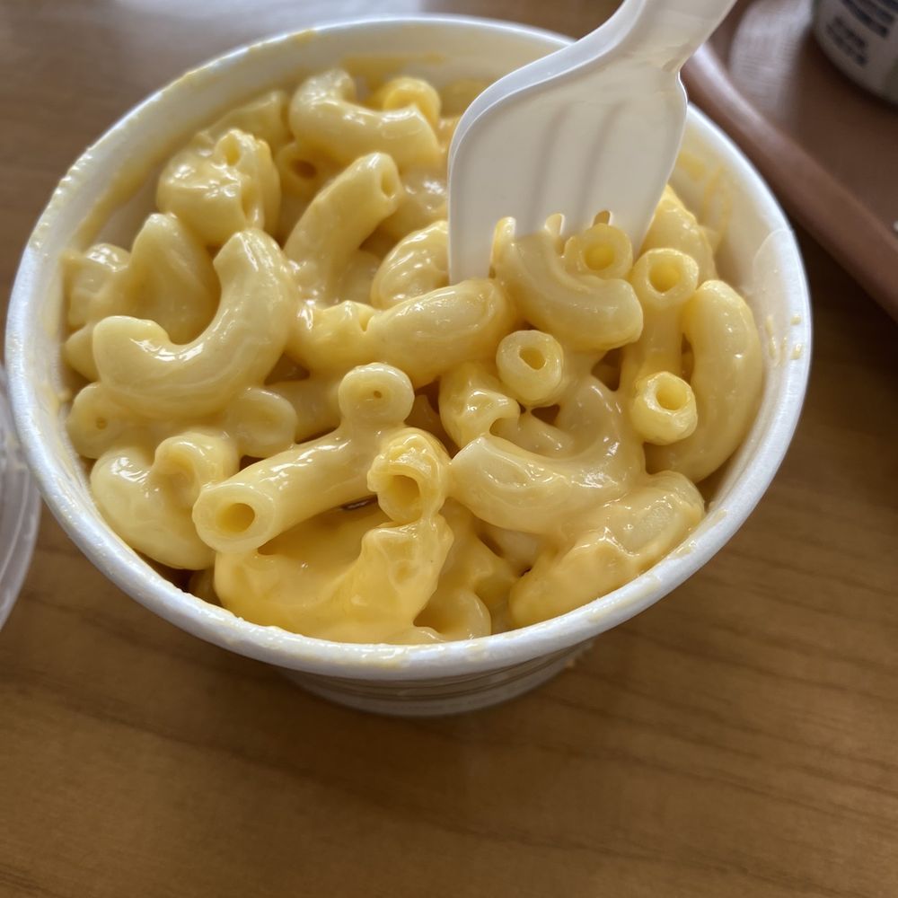 PJ's Family Restaurant - Mac n cheese - Seafood Near Me - Wellfleet, Massachusetts PJ's Family Restaurant - Mac n cheese - Seafood Near Me - Wellfleet, Massachusetts