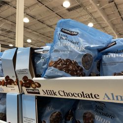 Chocolate almonds