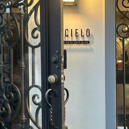 Exterior photo of El Cielo - Honolulu, Hawaii Exterior photo of El Cielo - Honolulu, Hawaii
