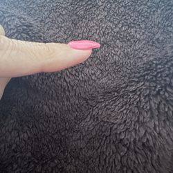 Emory Nail Lounge - Uneven not smooth, unnatural, closer to the cuticle very high.