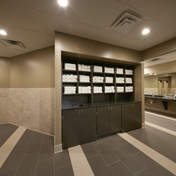 Elite Sports Club - River Glen - Locker Room - fully equipped with towels and toiletries