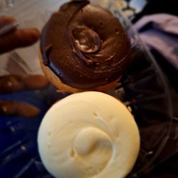 Make My Cake - Lemon and lemon icing, with vanilla and chocolate frosting cupcakes