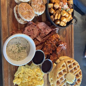 Big Machine Distillery & Tavern - Distilleries Near Me - Nashville, Tennessee