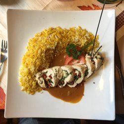 Gasthof Stadt Weißenfels - Hähnchenbrustroulade mit Blattspinat und Mozarella und Gelbem (Curry) Reis