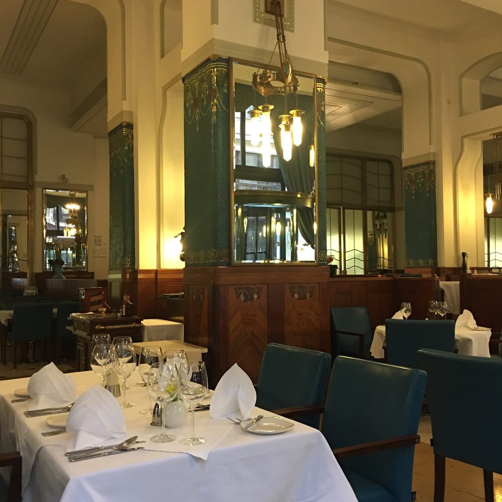 Sarah Bernhardt - Interior of the restaurant - Czech Near Me - Prague, Puerto Rico Sarah Bernhardt - Interior of the restaurant - Czech Near Me - Prague, Puerto Rico