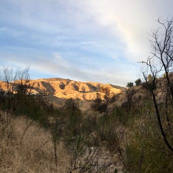 Aliso Canyon Park - Hiking Near Me - Granada Hills, California