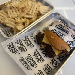 Cowy Burger - Cowy Burger & Truffle Fries