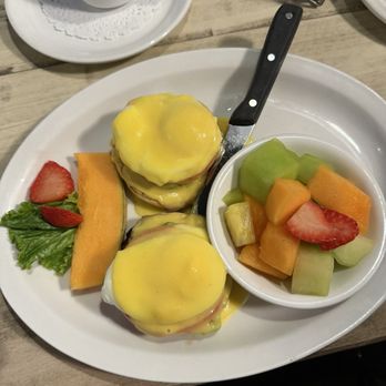 Rusty Pelican Cafe - Eggs Benedict with fruit!! - Cafes Near Me - Edmonds, Washington Rusty Pelican Cafe - Eggs Benedict with fruit!! - Cafes Near Me - Edmonds, Washington