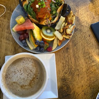 Café Aragon - Vegan Breakfast and pool size coffee with plant based milk - Coffee & Tea Near Me - Sherbrooke, Quebec
