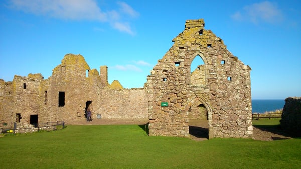 Dunnottar Castle by null